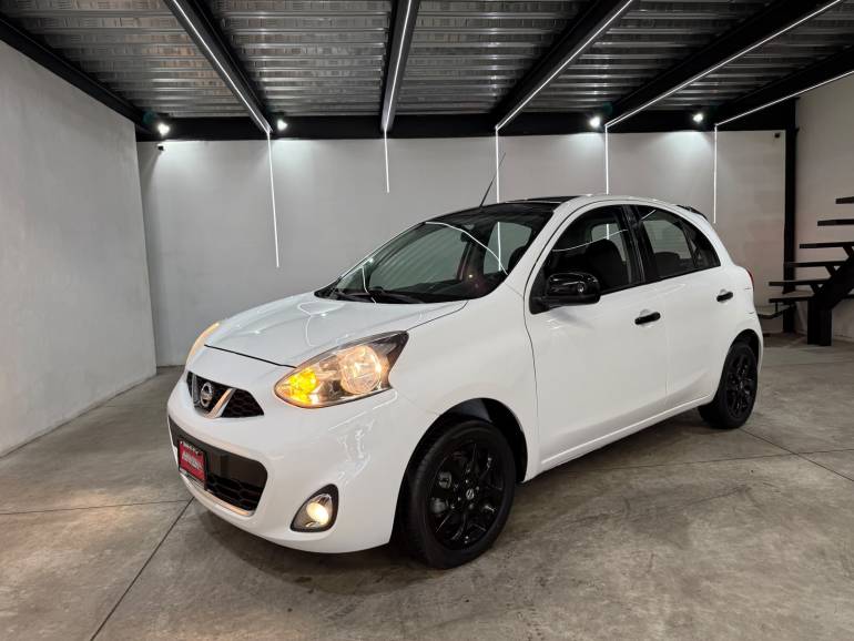 NISSAN MARCH 1.6 EXCLUSIVE BITONO 2020