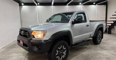 TOYOTA TACOMA TRD CABINA SENCILLA 4X4 STANDAR 4CIL 2013