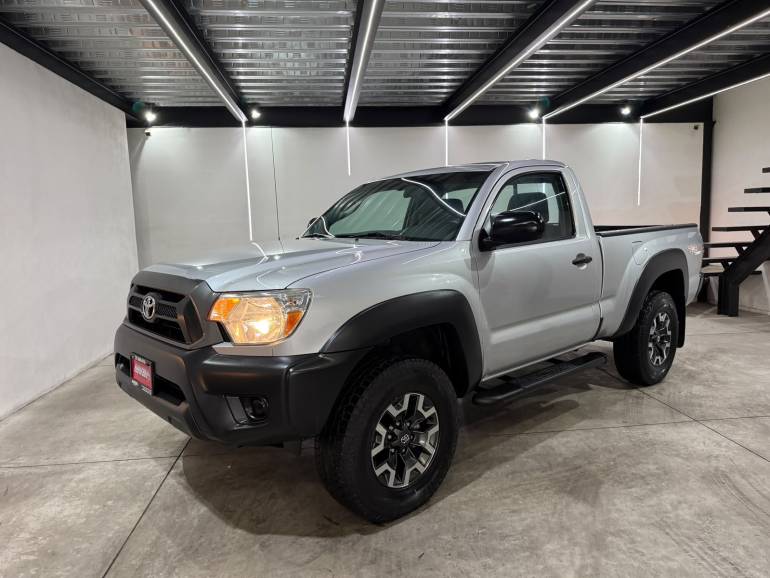 TOYOTA TACOMA TRD CABINA SENCILLA 4X4 STANDAR 4CIL 2013