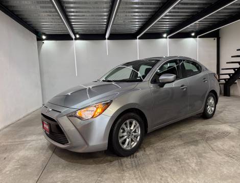 TOYOTA YARIS 1.5 R XLE 2016